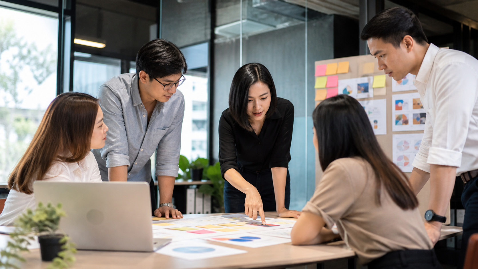Nhóm marketing xác định phạm vi chiến dịch Wifi Marketing